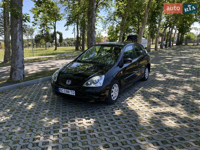 Honda Civic (2004)