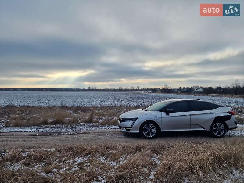 Honda Clarity (2017)