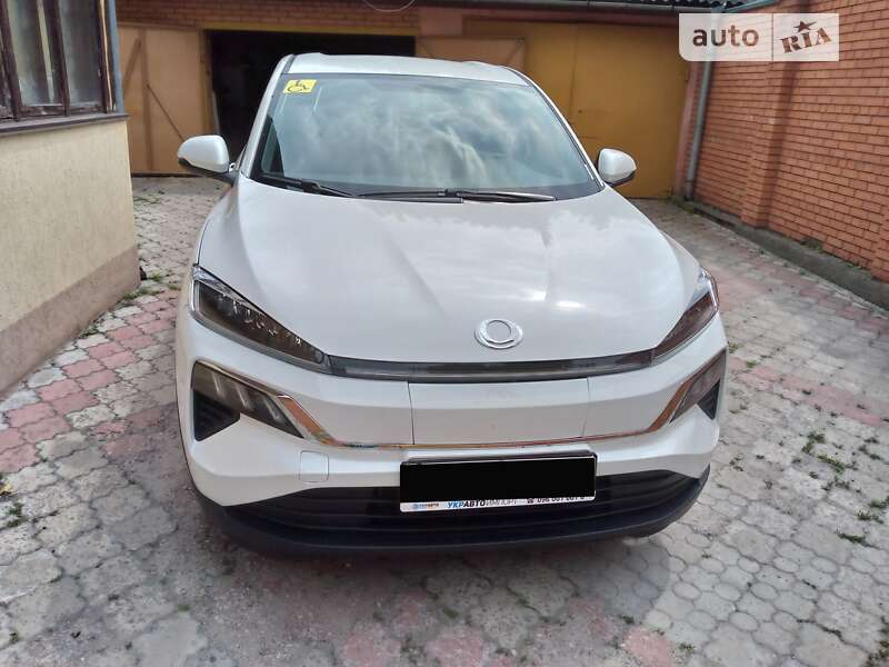 Honda M-nv (2021)