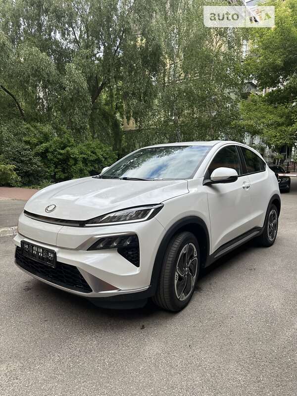 Honda M-nv (2023)