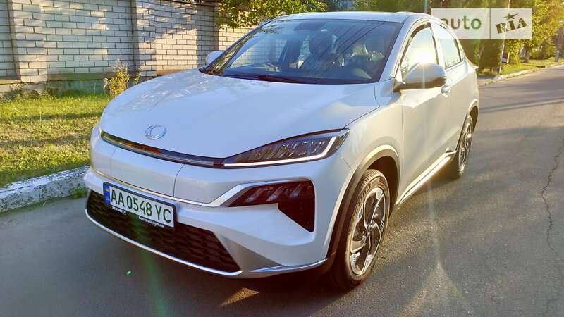 Honda M-nv (2024)