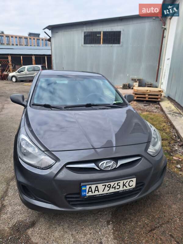 Hyundai Accent (2014)