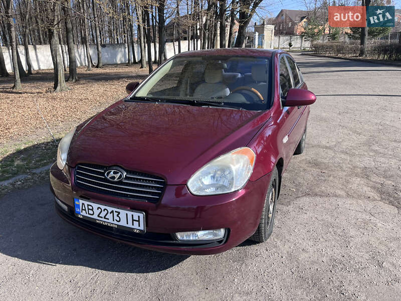 Hyundai Accent (2010)