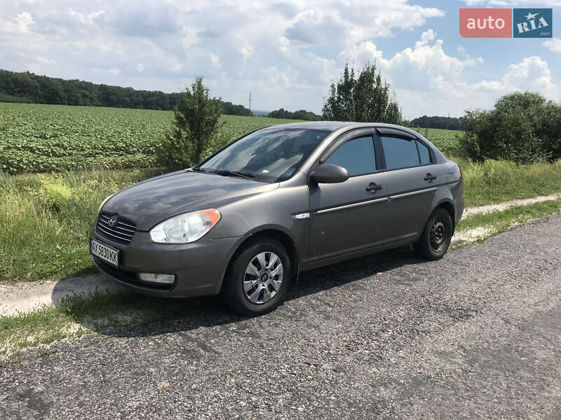 Hyundai Accent (2008)