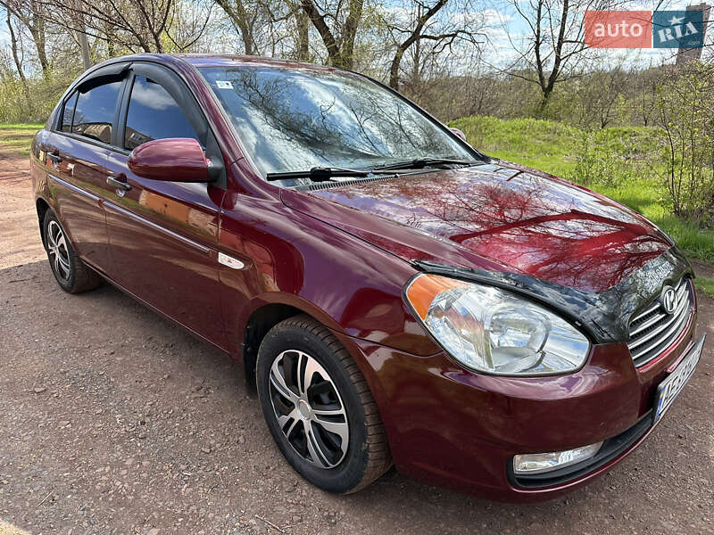 Hyundai Accent (2008)