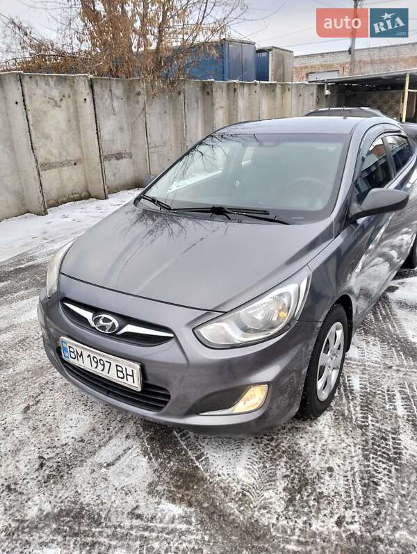 Hyundai Accent (2013)