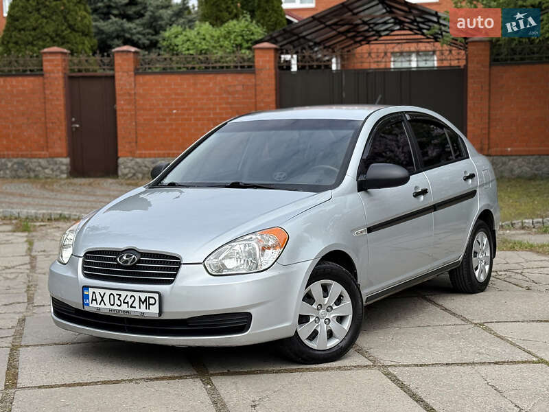 Hyundai Accent (2008)
