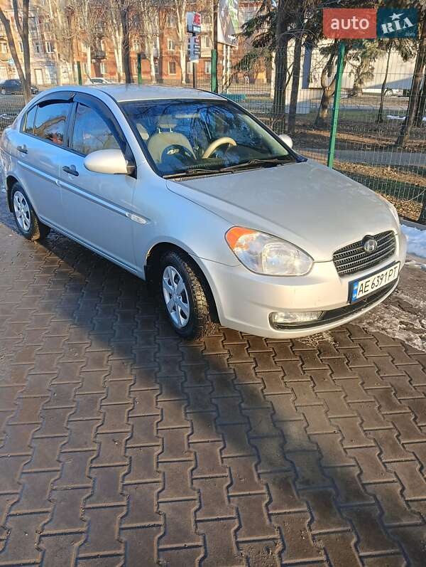 Hyundai Accent (2008)