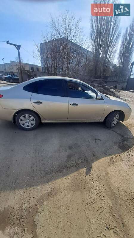 Hyundai Elantra (2007)