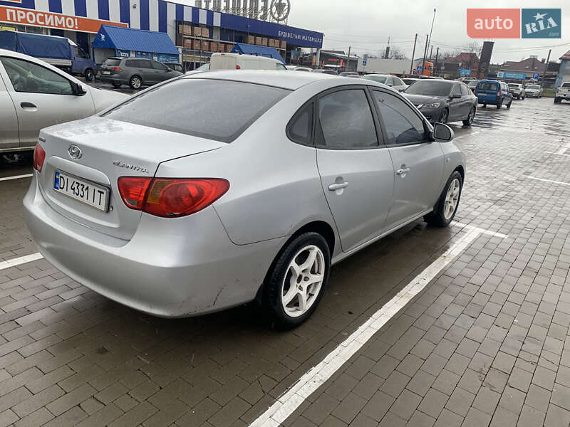 Hyundai Elantra (2008)