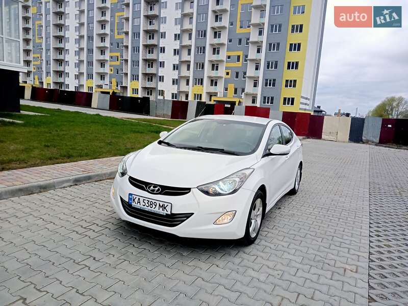 Hyundai Elantra (2013)