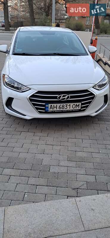 Hyundai Elantra (2018)