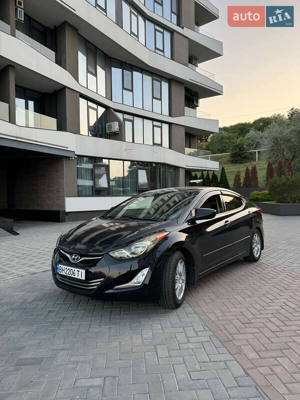 Hyundai Elantra (2013)