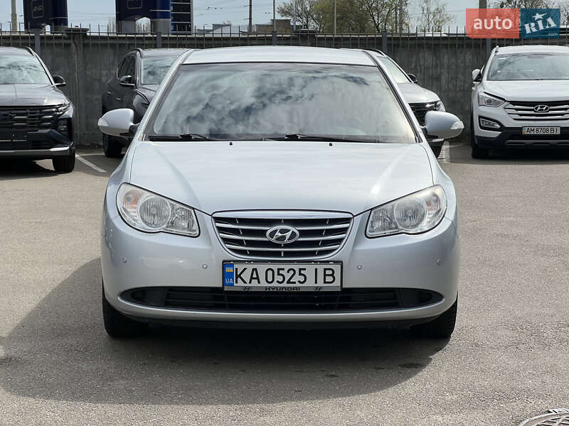 Hyundai Elantra (2010)