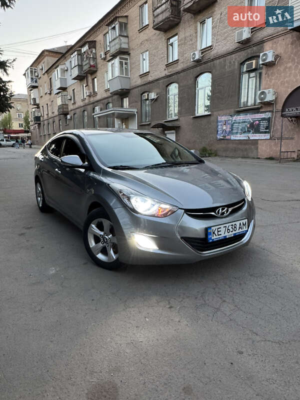 Hyundai Elantra (2013)