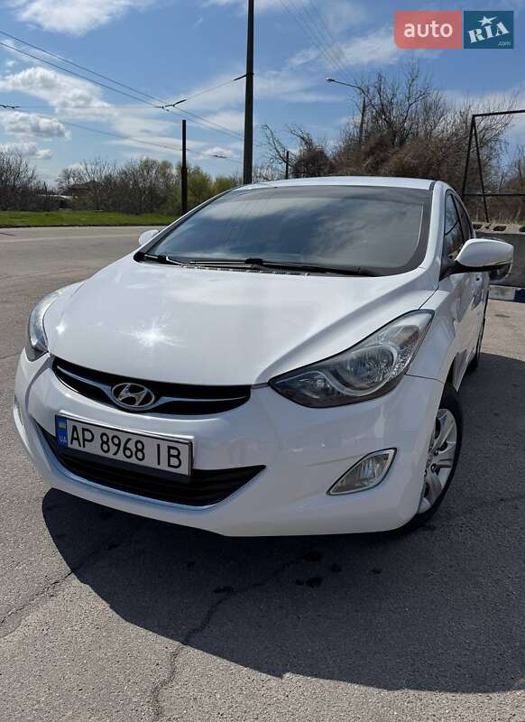 Hyundai Elantra (2013)