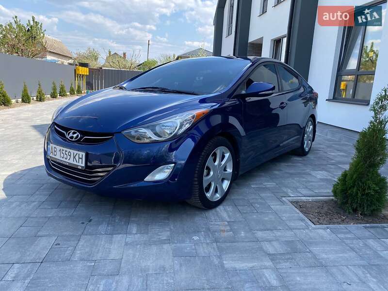 Hyundai Elantra (2012)