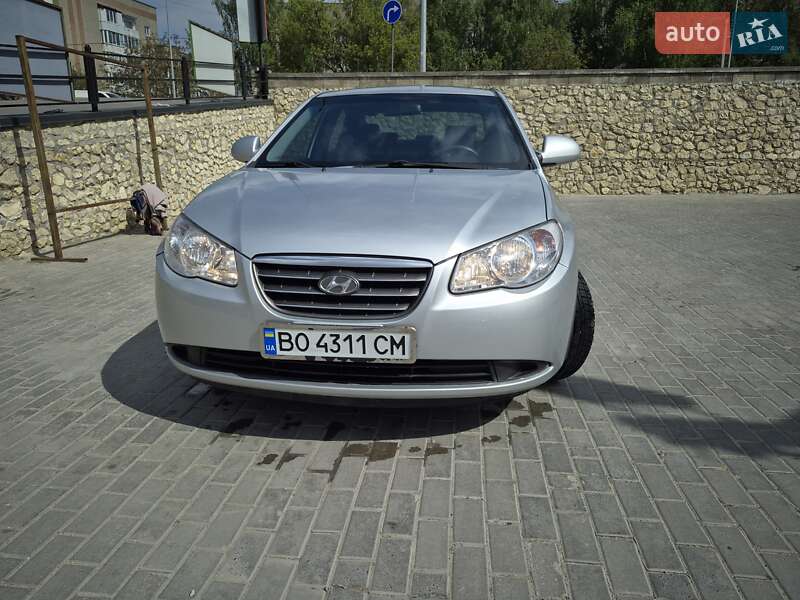 Hyundai Elantra (2008)