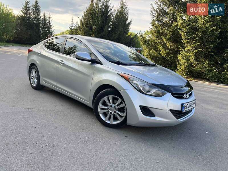Hyundai Elantra (2013)