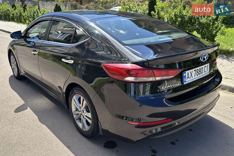 Hyundai Elantra (2016)