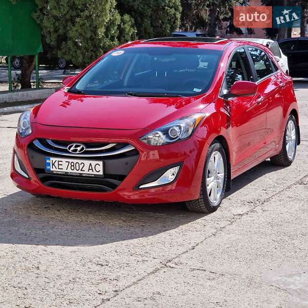 Hyundai Elantra (2012)