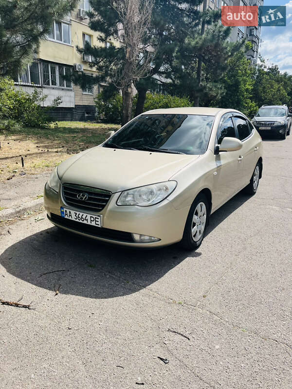 Hyundai Elantra (2008)