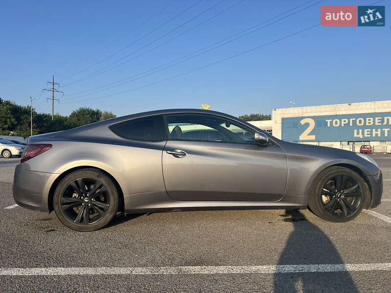 Hyundai Genesis coupe (2010)