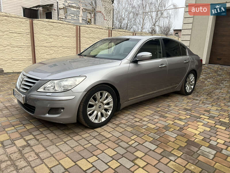 Hyundai Genesis (2009)