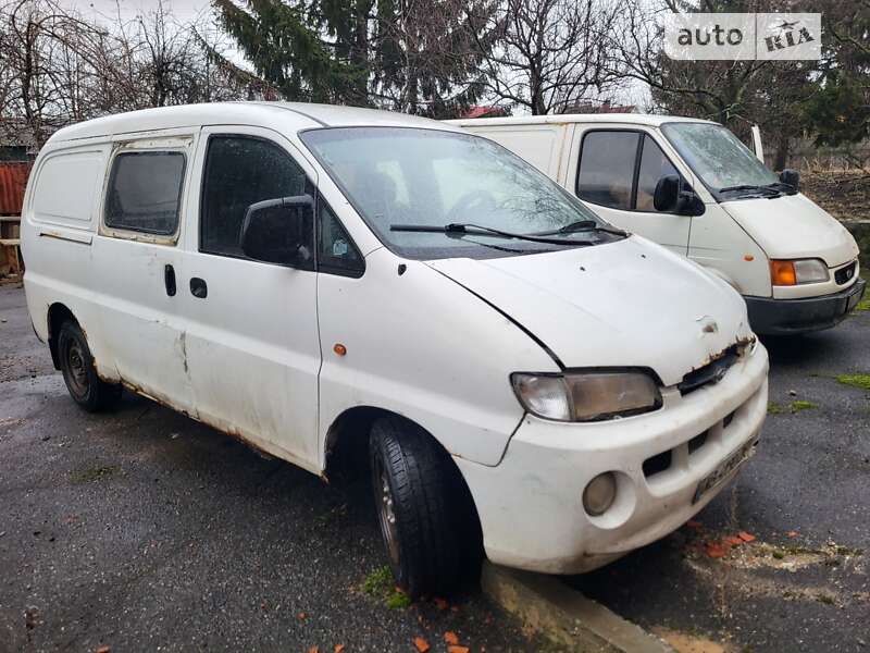 Hyundai H-1 (2000)
