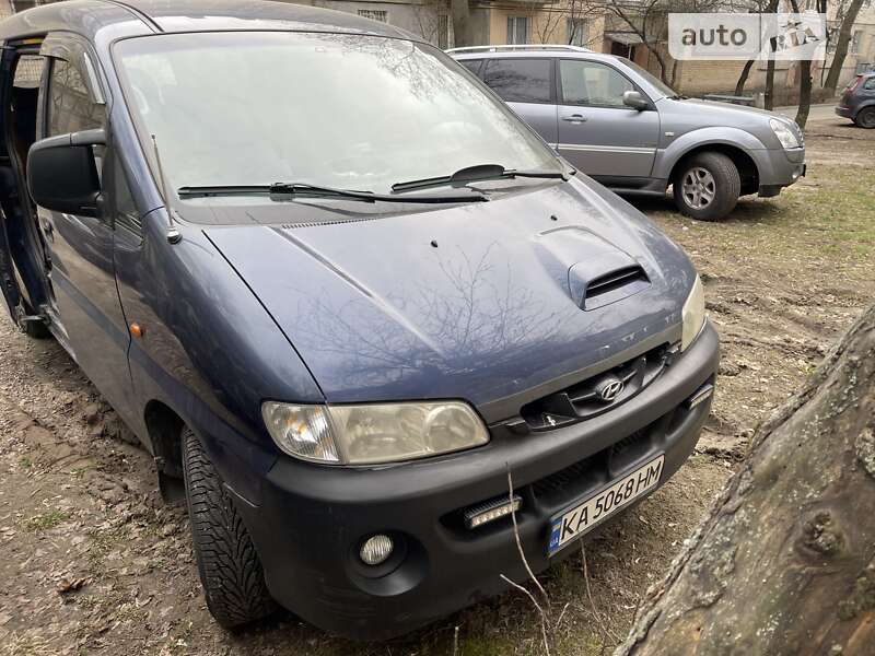 Hyundai H-1 (2001)