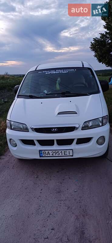 Hyundai H-1 (2000)