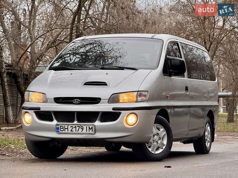 Hyundai H-1 (2000)