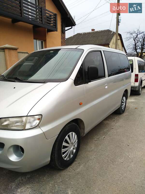 Hyundai H 200 (2000)