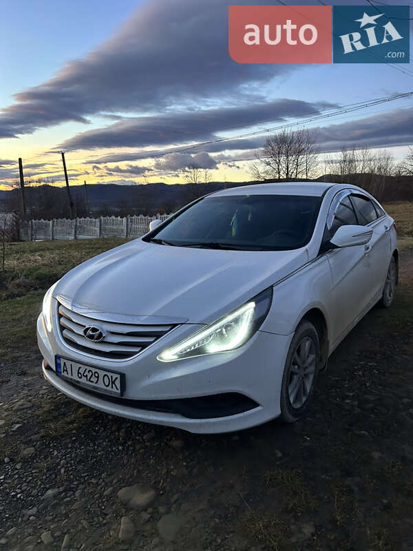 Hyundai Sonata (2013)