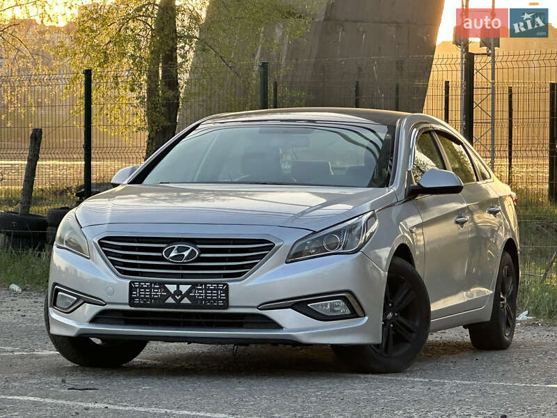 Hyundai Sonata (2015)
