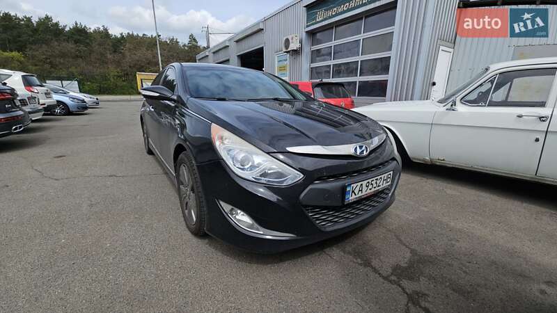 Hyundai Sonata (2013)