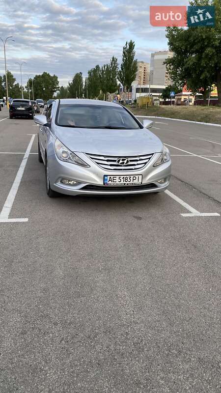 Hyundai Sonata (2012)