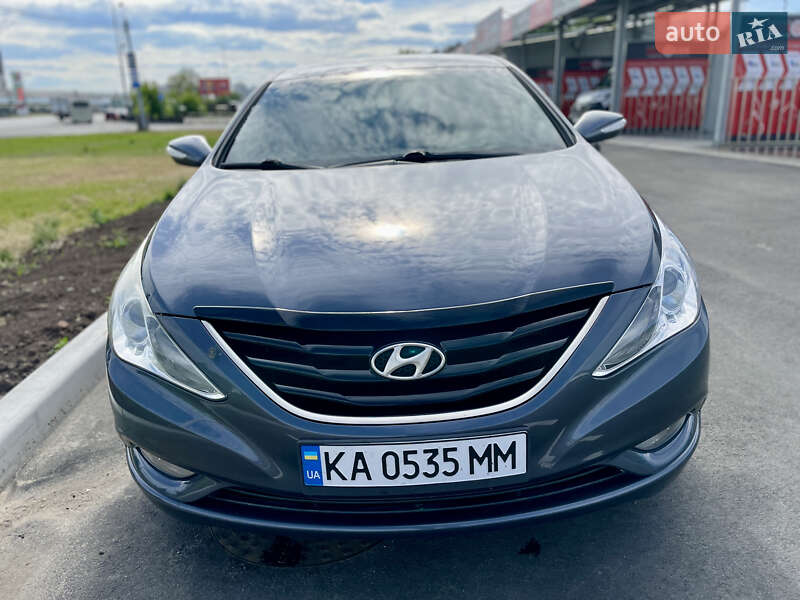 Hyundai Sonata (2010)