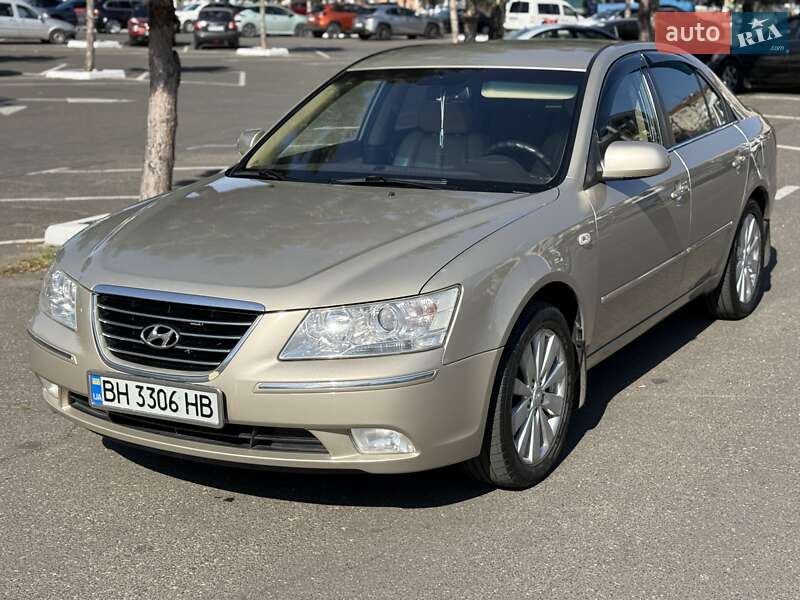 Hyundai Sonata (2009)