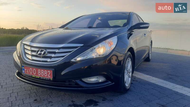 Hyundai Sonata (2010)