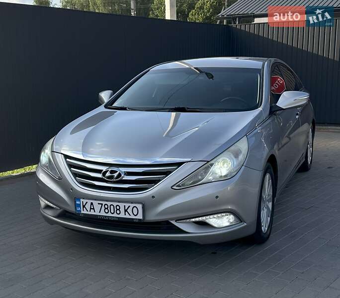 Hyundai Sonata (2012)