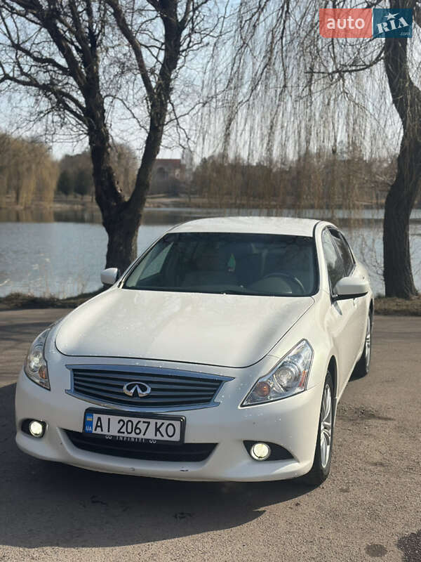 Infiniti G25 (2012)