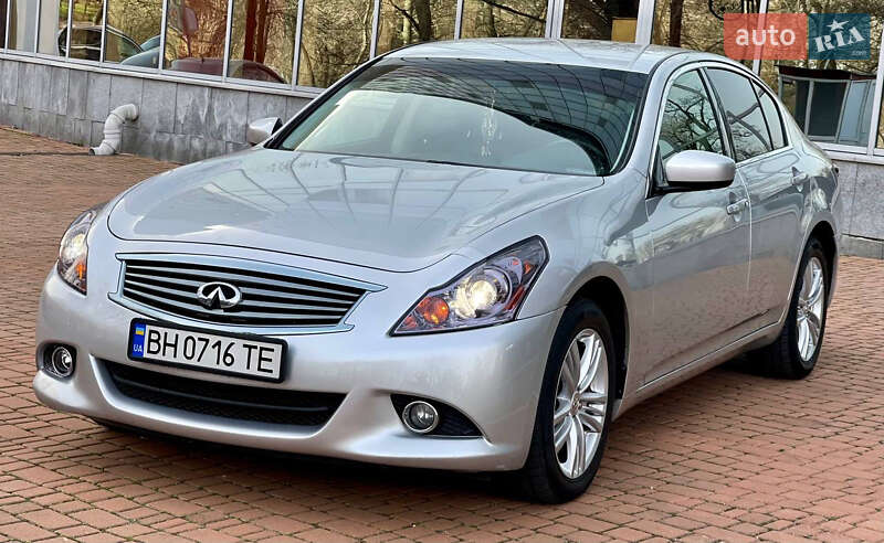 Infiniti G25 (2011)