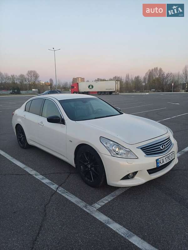 Infiniti G25 (2010)