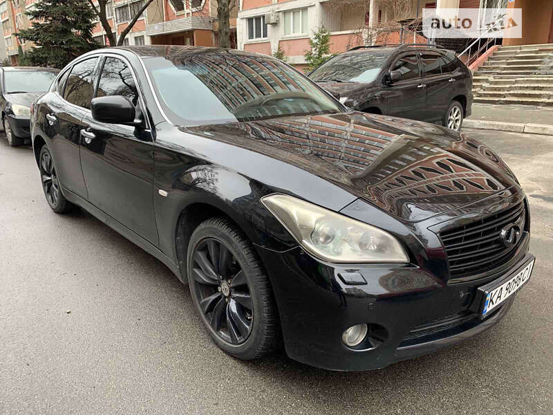 Infiniti M37 (2010)