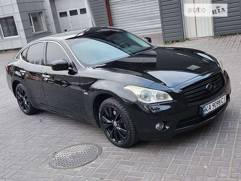 Infiniti M37 (2010)