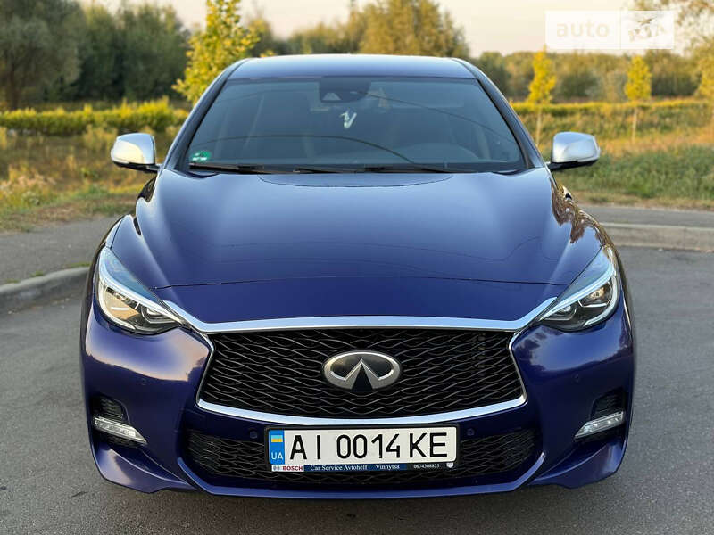 Infiniti Q30 (2015)