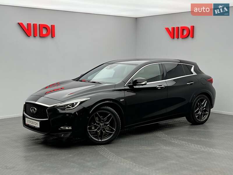 Infiniti Q30 (2018)
