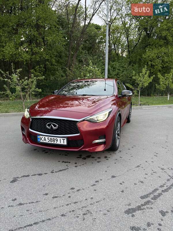 Infiniti Q30 (2019)