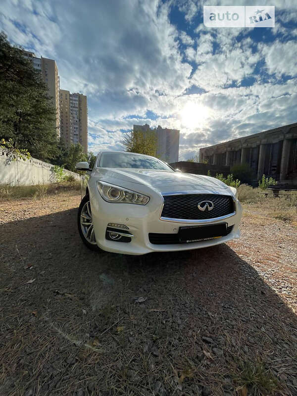 Infiniti Q50 (2014)